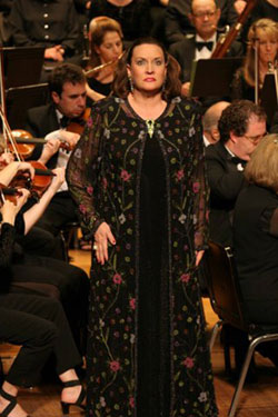 Victoria Livengood In Concert